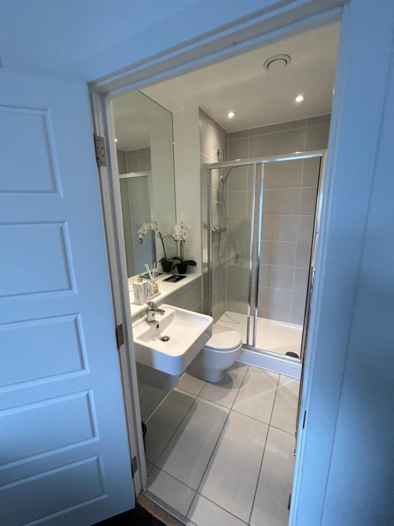 Contemporary Urban Retreat, 2-Bedroom Haven By London City Airport Londres Exterior foto