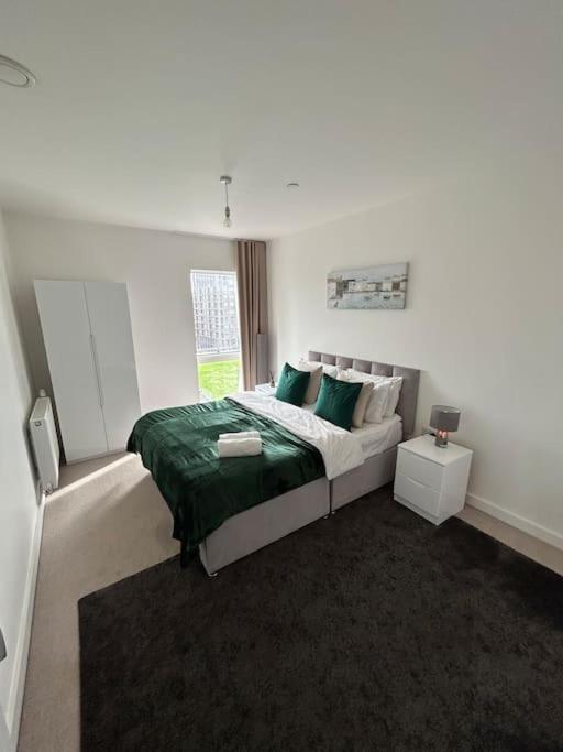 Contemporary Urban Retreat, 2-Bedroom Haven By London City Airport Londres Exterior foto